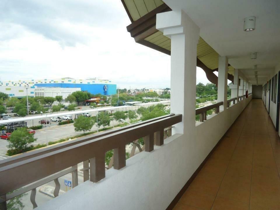 Alles One Oasis Condo Davao Near Sm Mall With Wifi Exterior foto